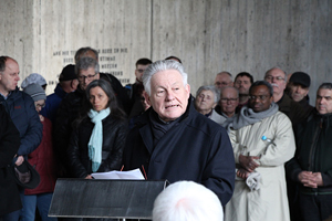 Landeshauptmann a. D. Dr. Josef Pühringer bei seiner Ansprache beim Gedenken in der Evangelischen Versöhnungskirche.