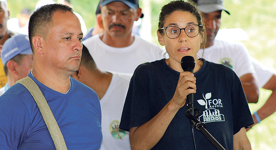 Michaela Söllinger bei der Eröffnung des „Mutterhauses” in Blanquita-Murri, Frontino. Das Haus dient als Zentrum und Gemeinschaftsraum der Initiative sowie als sicherer Rückzugsort und „waffenfreie Zone“. / Privat Michaela Söllinger bei der Eröffnung des „Mutterhauses” in Blanquita-Murri, Frontino. Das Haus dient als Zentrum und Gemeinschaftsraum der Initiative sowie als sicherer Rückzugsort und „waffenfreie Zone“.