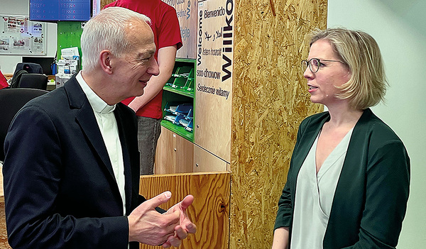 Caritas und Klimaschutzministerium helfen Energie sparen. 