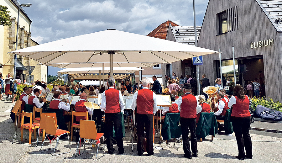 Das neue Pfarr- und Begegnungszentrum Elisium wurde mit einem großen Fest eingeweiht.    
