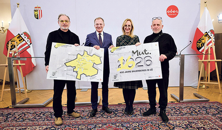 Geschäftsführer der OÖ Landes-Kultur GmbH Alfred Weidinger, LH Thomas Stelzer, Kultur­direktorin Margot Nazzal und Projektleiter  Martin Honzik.   