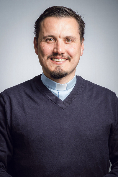 Klemens Langeder ist Kaplan in den Pfarrgemeinden St. Georgen im Attergau, Vöcklamarkt und Zipf.  