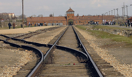 Die „Rampe“, der Ort der Ankunft und „Selektion“ in Auschwitz-Birkenau.