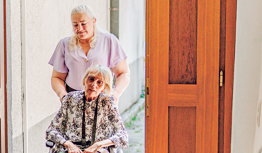 Ohne 24-Stunden-Betreuer:innen würde das Pflegesystem in Österreich nicht funktionieren. 