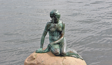 Die kleine Meerjungfrau in Kopenhagen.  