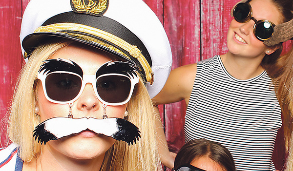 Die Pfarre Pinsdorf sammelt Faschingsfotos.   