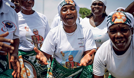Große Freude über den Besuch des Papstes in Luanda in Angola. 