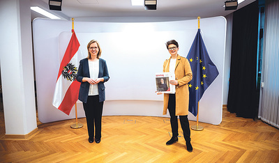 „In meiner Jugend habe ich selbst das steirische Sonntagsblatt ausgetragen“, verriet Ministerin Leonore Gewessler im Gespräch mit den Kirchenzeitungen. 