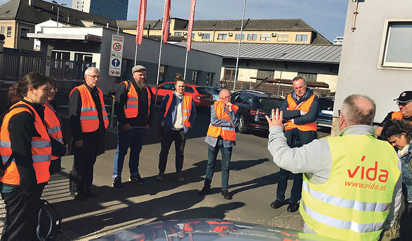 Das Dekanat Linz-Mitte besuchte das ÖBB-Werk.  