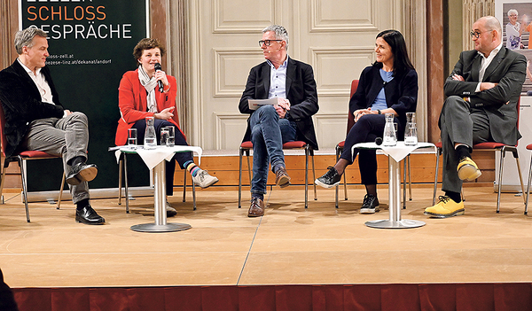 Diskutierten auf dem Podium: Tarek Leitner, Nicole Leitenmüller, Moderator Roman  Kloibhofer, Carolin Unger-Swoboda, Thomas Schlager-Weidinger (im Bild v.l.) 