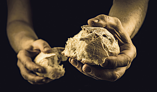 Teilbar: Das Brot. Die Zeit. Geld. Zuwendung. Erfahrung. Wissen. Trauer, Freude.      