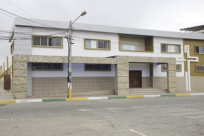 Die von Oberösterreich mitfinanzierte Schule der Oblatinnen in Rocafuerte. Sie wurde erdbebensicher und nur mehr einstöckig gebaut.   