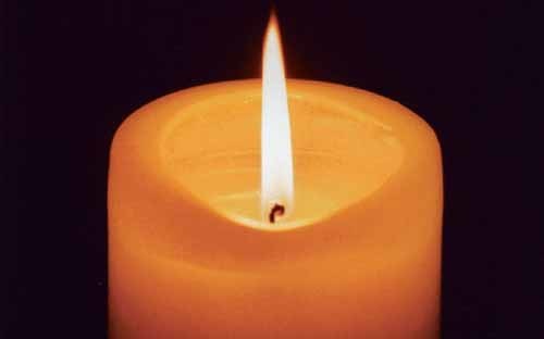 Kerzenschein, Licht, Kerze, Feuer, Flamme, Wachs, Docht, Finsternis, Helligkeit

Franz Maria Glaser, Einfaltstra?e 7, 4020 Linz
BLZ 49460 Spardabank
Kontonummer 378444