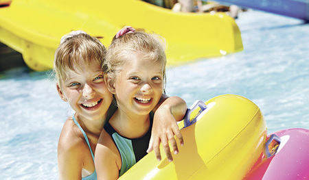 Im Freibad oder auch am See macht das Baden besonders Spaß. 