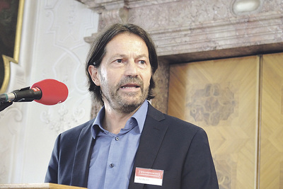  „Noch nie erlebte ich die Menschenrechte so sehr an den Rand geschoben wie heute.“ Mag. Walter Suntinger, Wien