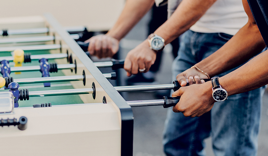 Viele Jugendliche verbringen ihre Freizeit in Jugendzentren.  