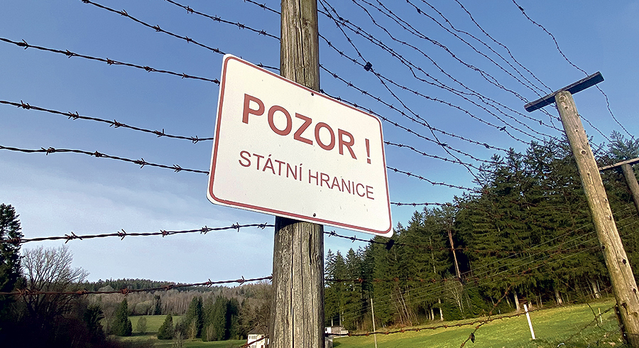 „DenkStätte“ an den Eisernen Vorhang bei Guglwald.