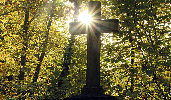 Die christliche Antwort auf  Tod und Trauer ist Hoffnung. Sie gehört zur liebevollen Erinnerung an unsere Verstorbenen dazu.