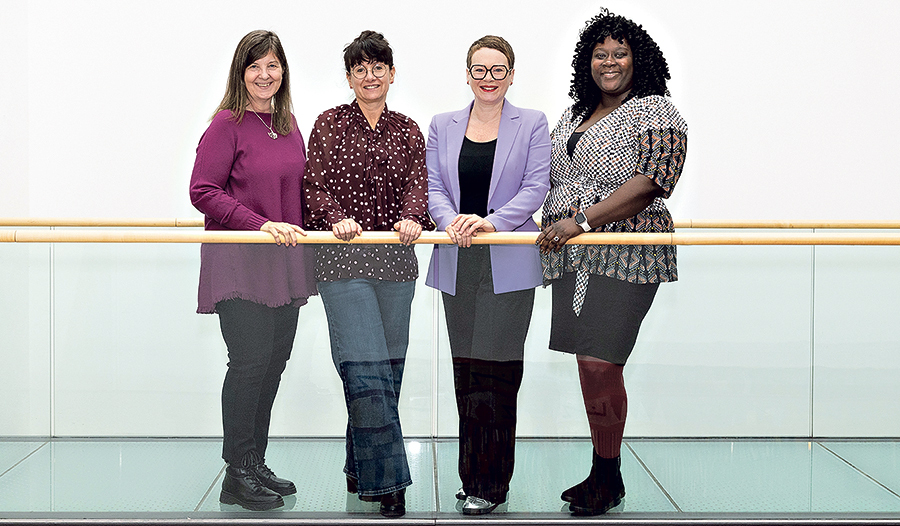 Anne Brack vom Frauenbüro Linz (v. li.), Elke Welser Stellenleiterein von „Lena“, Frauenstadträtin Eva Schobesberger und Frauenbeauftragte Abena Carty-Pinner. 