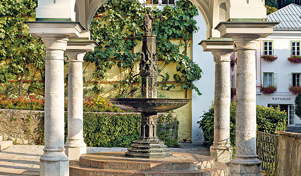 Leonhard Rännacher und unbekannter Architekt, Pilgerbrunnen, 1515/18, St. Wolfgang.   