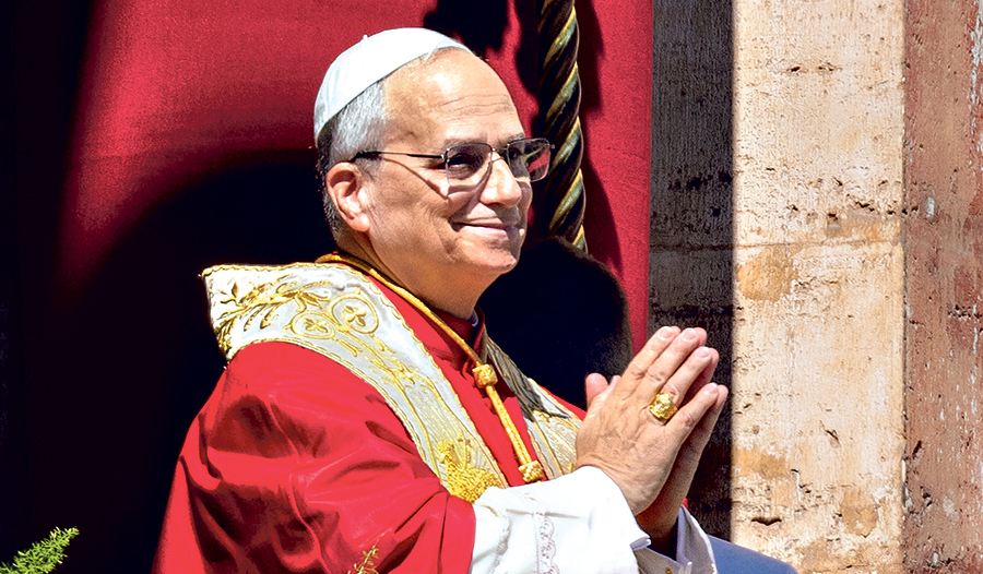 Papst Leo XIV.  zeigte bei seinem  ersten Osterfest, dass ihm Tradition und der Einsatz für Frieden und Gerechtigkeit  besonders wichtig sind. 