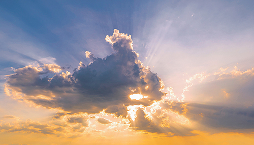 Das Volk Israel bestürmt seinen Gott, den Himmel aufzureißen.   