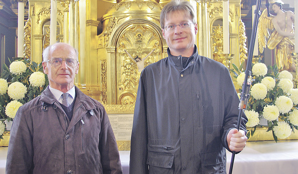 Vater und Sohn, das eingespielte Mesnerteam der Pfarre Schardenberg 