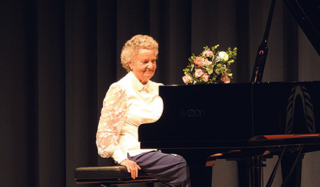 Die Pianistin Hildegard Kugler  