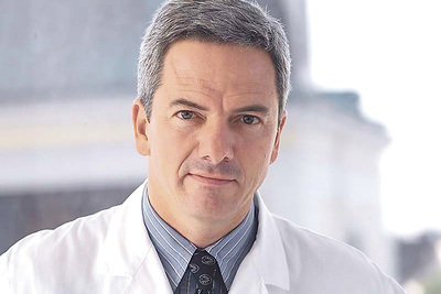 Dr. Bernhard Robl ist Internist und Oberarzt im Krankenhaus der Elisabethinen und leitet das Eisentherapiezentrum in Linz.