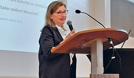 Dagmar Hörmandinger-Chusin bei ihren Ausführungen vor den Diakonen.    