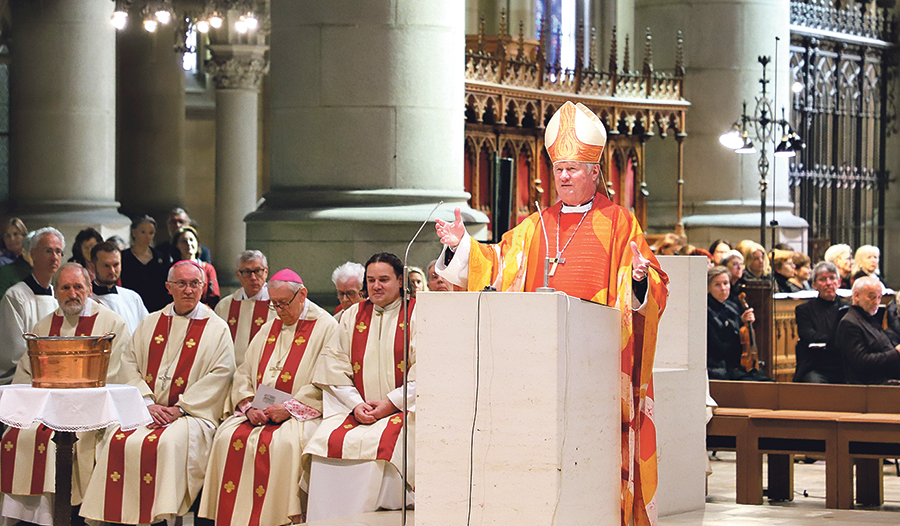 Bischof Manfred Scheuer bei der Festpredigt im Jubiläumsgottesdienst. 