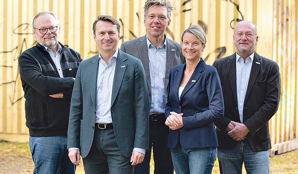 Das neue Präsidium der Lebenshilfe OÖ (v.l.n.r.): Josef Stockinger, Stefan Hutter, Michael Fröschl, Birgit Brunsteiner. Ganz rechts: Geschäftsführer Gerhard Scheinast     