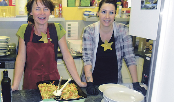 Die Schulklasse versorgte  über 60 Obdachlose.   