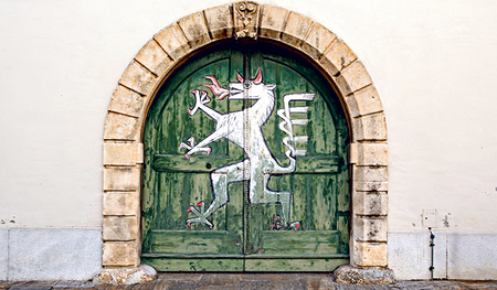 Der weiße Panther als Wappen der Steiermark ist erstmals in der Steirischen Reimchronik (14. Jh.) belegt.