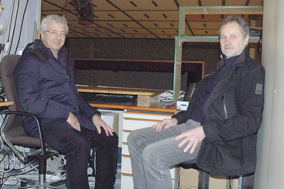 Berthold Pree (links) und Martin Ehgartner im Vorführraum des Kinos.  