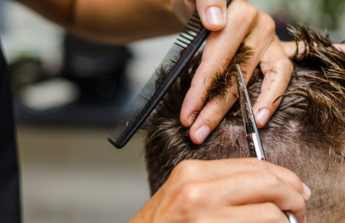 Die Friseursalons haben derzeit leider alle geschlossen