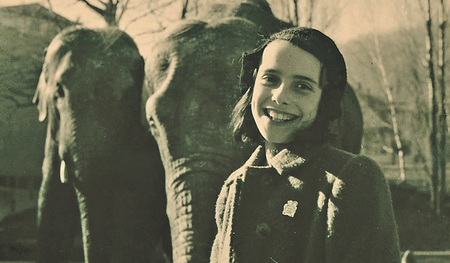 Anja Steckel im Zoo von Zürich 1943.  