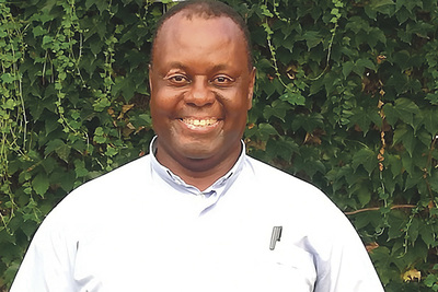 Moraltheologe Aidan Msafiri hat ein Buch mit dem Titel „Wie relevant und zeitlich ist ‚Laudato si’‘ für Afrika“ geschrieben.  