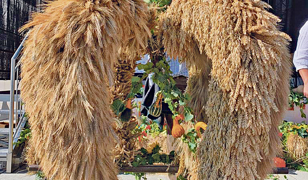 Die Erntekrone ist bei den Erntedankfesten Tradition.  