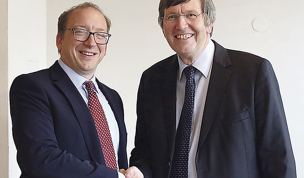 MMag. Christoph Lauermann  (links) und Mag. Johann Hainzl. Der 42-jährige Lauermann ist verheiratet und Vater dreier Töchter.  