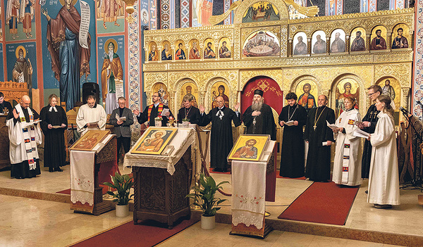 Bischof Andrej Ćilerdžić (6. v. re.) von der serbisch-orthodoxen Kirche war aus Wien gekommen.    