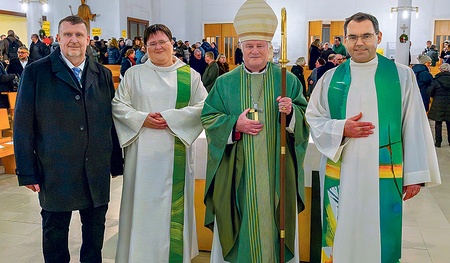 Peter Roland, Elisabeth Greil, Bischof Scheuer und Thomas Schawinksi (v. l.).   
