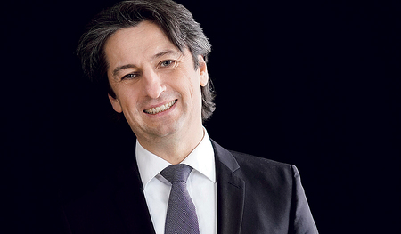 Eduard Matscheko dirigiert die ­Sinfonia Christkönig.   