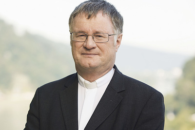 Bischof Dr. Manfred Scheuer ist einer der Sprecher der Gründungsorganisationen des Mauthausen Komitees Österreich.  