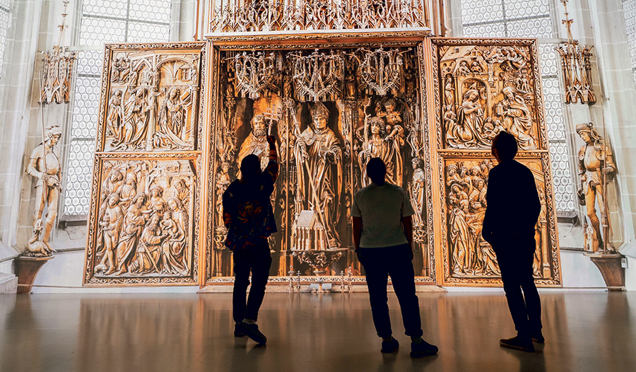Jedes Detail sehen: im AEC, Deep Space bei „Bilder zur Weihnacht“.   