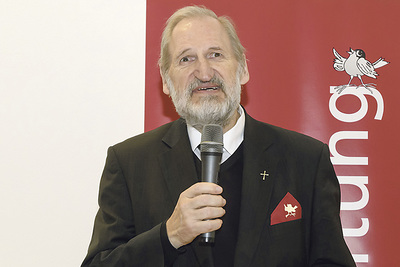 Bischofsvikar Wilhelm Vieböck, Herausgeber der KirchenZeitung, ehrte Matthäus Fellingers Wirken.