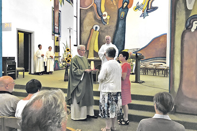 Festgottesdienst zum 40-Jahr-Jubiläum in der Hauskirche des Greisinghofs mit Bischofsvikar Johann Hintermeier.