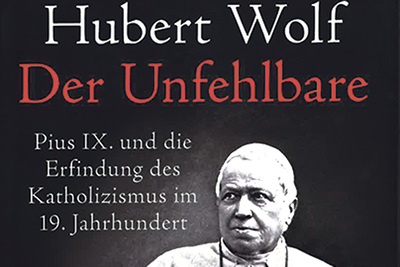 Hubert Wolf: Der Unfehlbare. Pius IX. und die Erfindung des Katholizismus im 19. Jahrhundert. Verlag C.H. Beck, 432 Seiten, € 28,80.