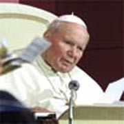 Friedensgipfel in Assisi am 24. Januar 2002Gemeinsam mit mehr als 200 Religionsf?hrern betet Papst Johannes Paul II. am 24. Januar 2002 in der mittelitalienischen Stadt.  Vertreter von zw?lf Weltreligionen sind gekommen, um  ein gemeinsames Bekenntn
