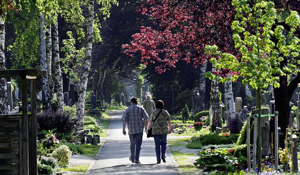 Unterwegs am St. Barbara Friedhof